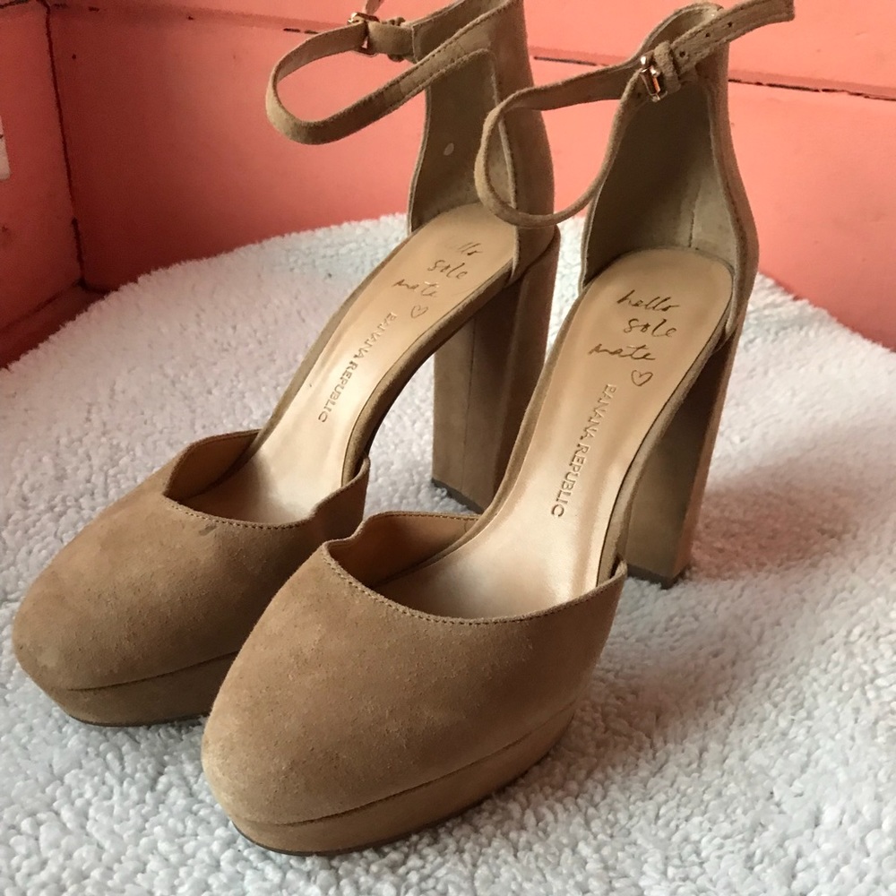 Banana Republic Villa Heels in Beige